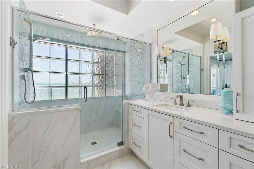 BAREFOOT BEACH CLUB - Residential