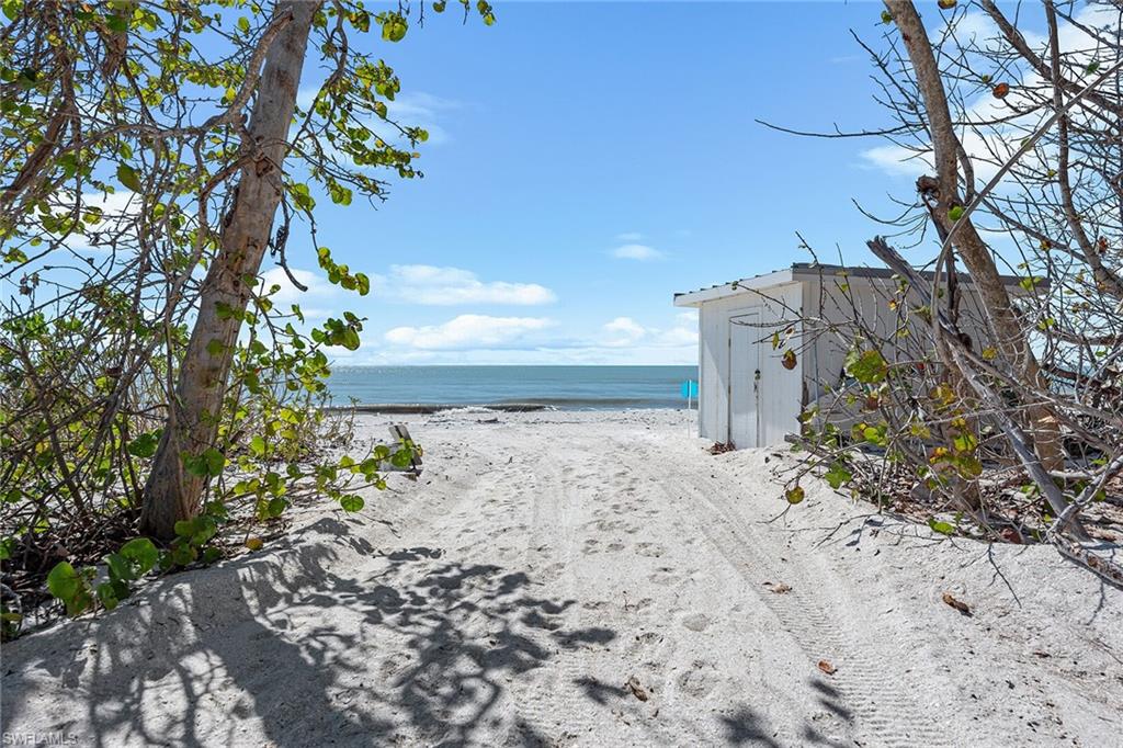 KEEWAYDIN ISLAND - Residential