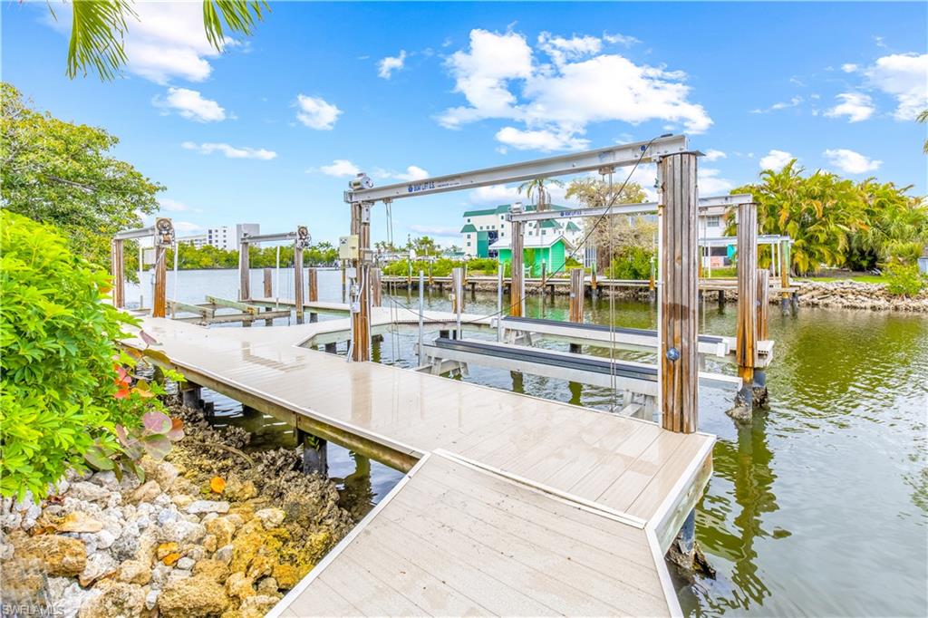 LITTLE HICKORY SHORES - Residential