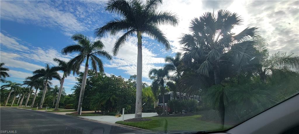 RIVERBEND MOTORCOACH RESORT - Land