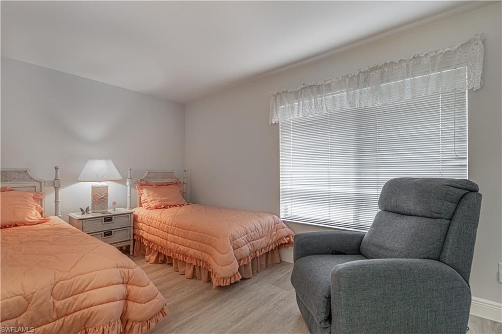 SEVEN LAKES - Residential