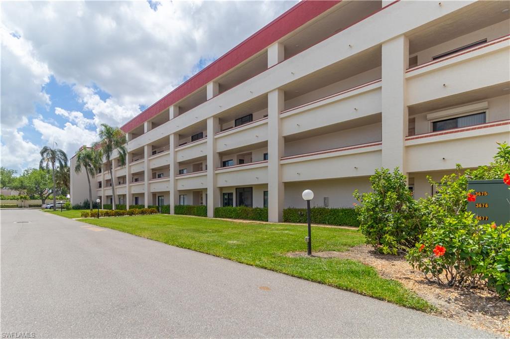 SEVEN LAKES - Residential