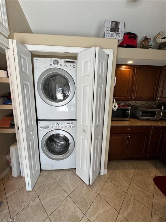 RIVERBEND MOTORCOACH RESORT - Land