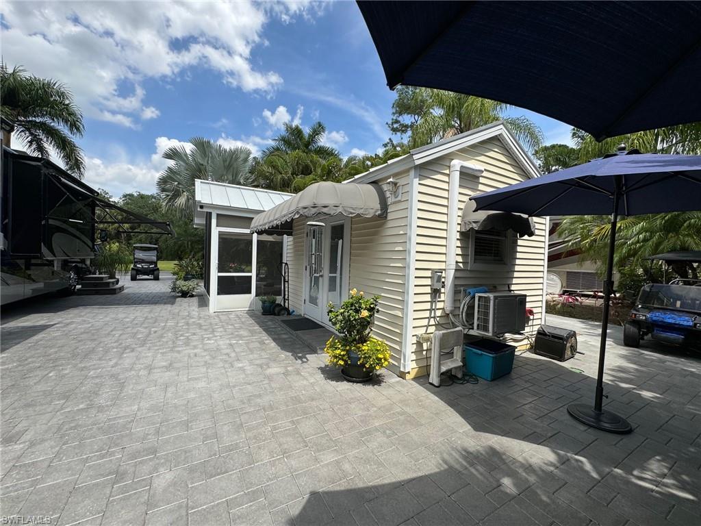 RIVERBEND MOTORCOACH RESORT - Land