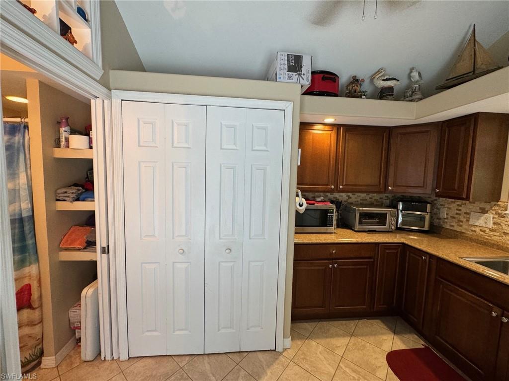 RIVERBEND MOTORCOACH RESORT - Land