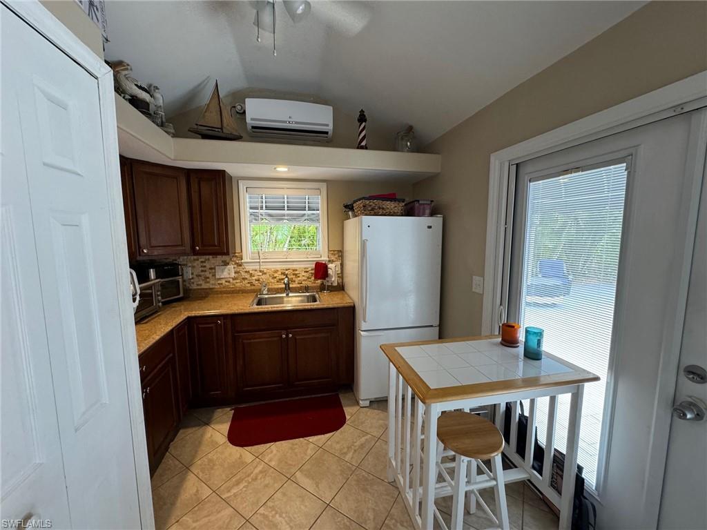 RIVERBEND MOTORCOACH RESORT - Land