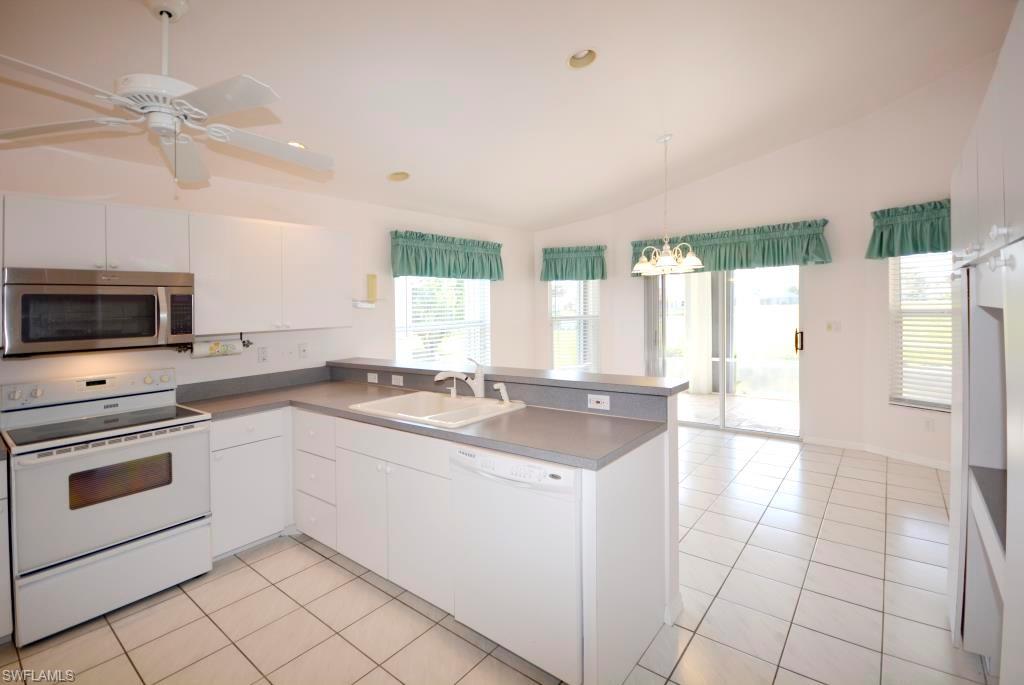 SABAL SPRINGS GOLF AND RACQUET CLUB - Residential