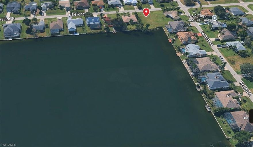 Large, freshwater canal, No Flood zone, No HOA, Assessments paid, ready for your dream home to be built!  Great neighborhood, close to parks, shops, schools and fun things to do!
Photos are AI generated for sample home photo.