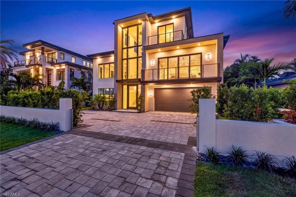 1085 SANDPIPER ST, NAPLES, FL 34102 - Image 3ee0d4f79b3a856f2be8da84f63d1818/1248134281