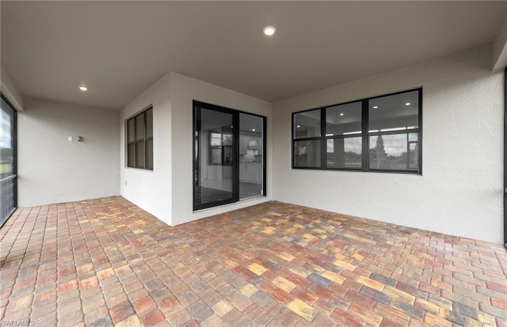 COUNTRY CLUB - Residential