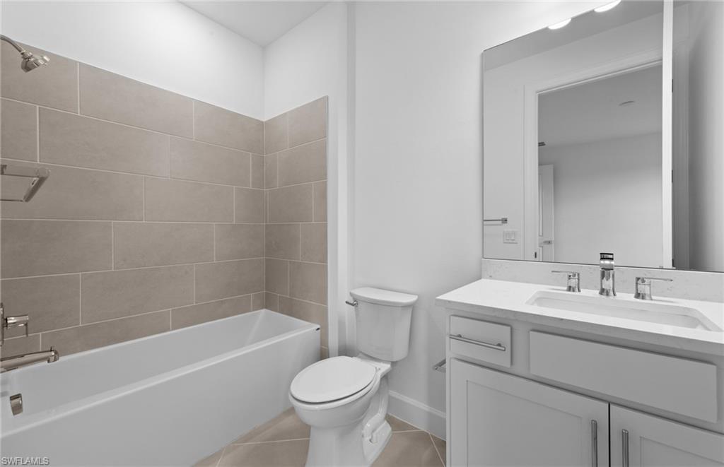 COUNTRY CLUB - Residential