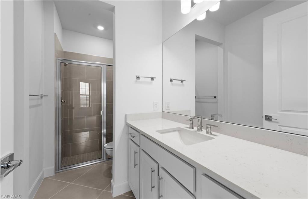 COUNTRY CLUB - Residential