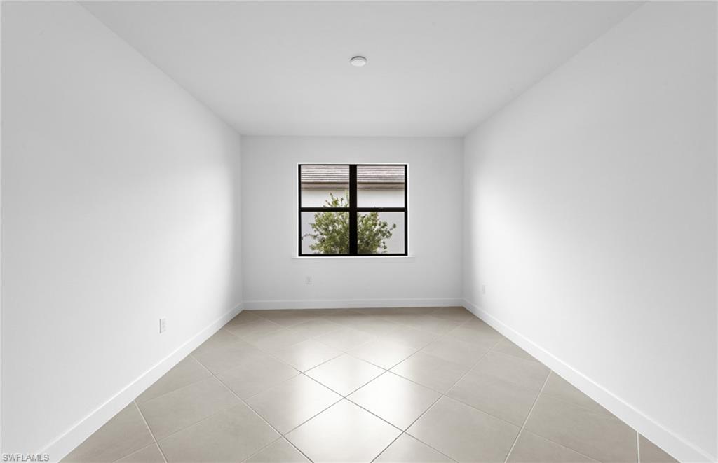 COUNTRY CLUB - Residential