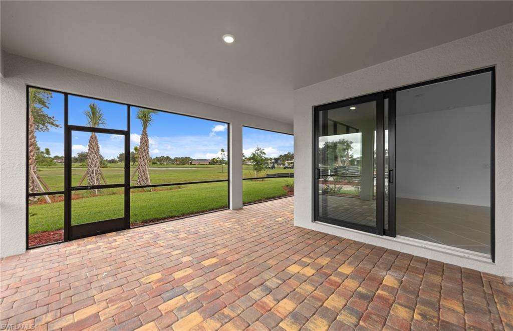 COUNTRY CLUB - Residential