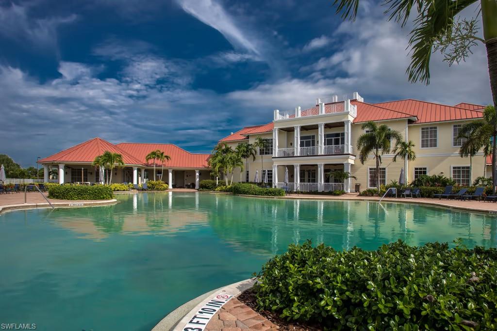 COUNTRY CLUB - Residential