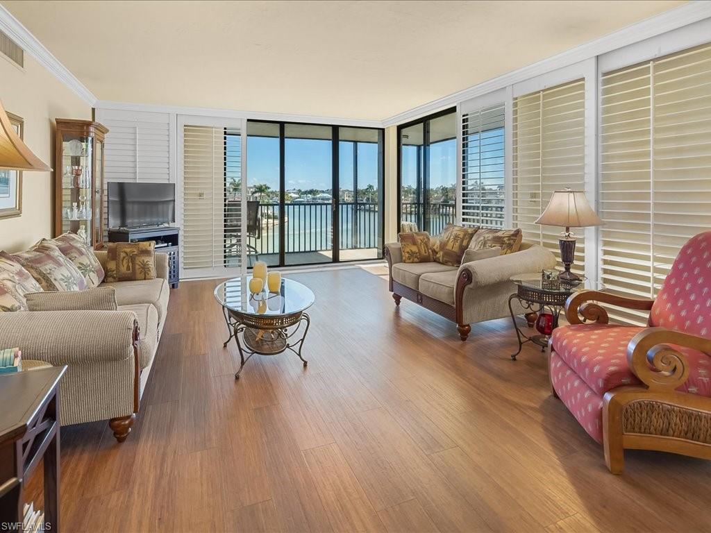 VANDERBILT BAY - Residential