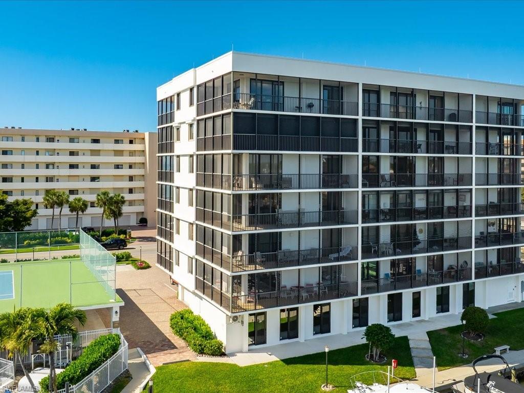 VANDERBILT BAY - Residential