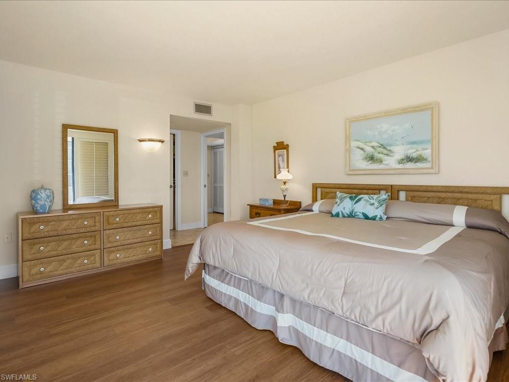 VANDERBILT BAY - Residential