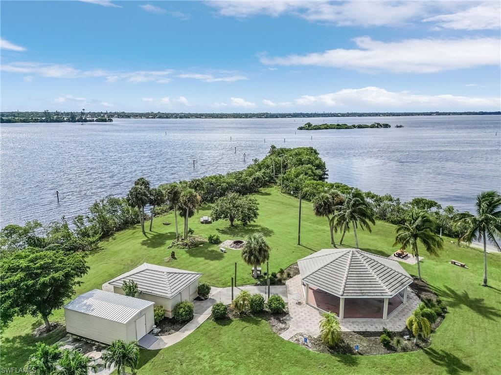 YACHT CLUB COLONY - Residential