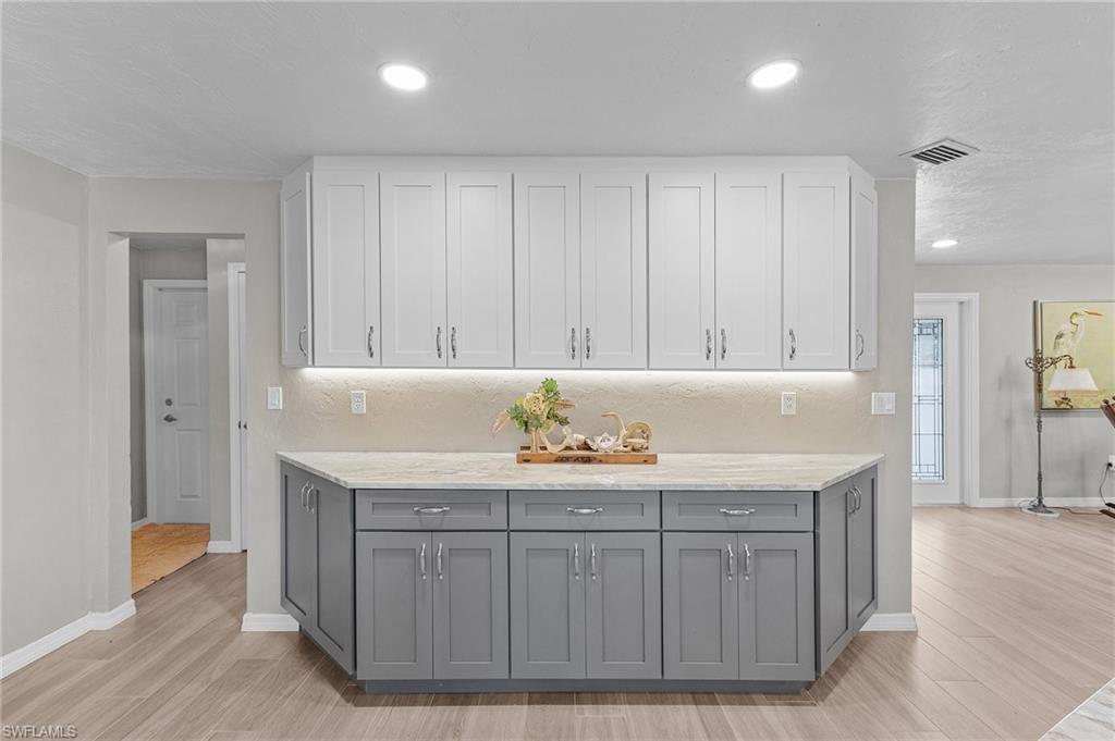 YACHT CLUB COLONY - Residential