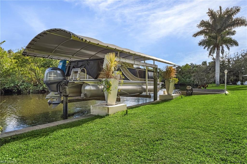 YACHT CLUB COLONY - Residential