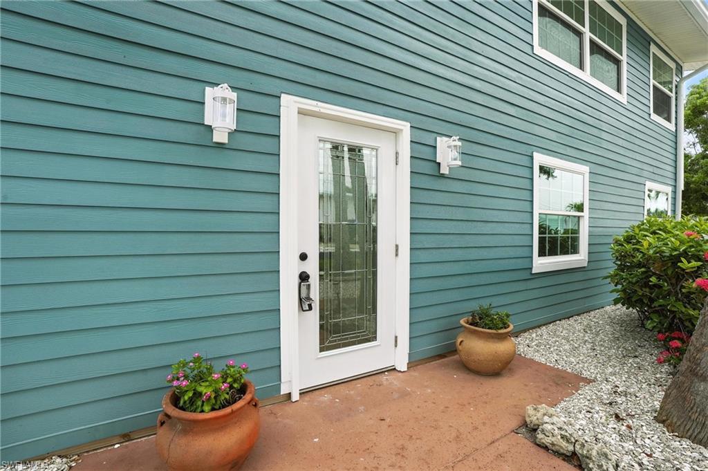 HOLIDAY SHORES - Residential