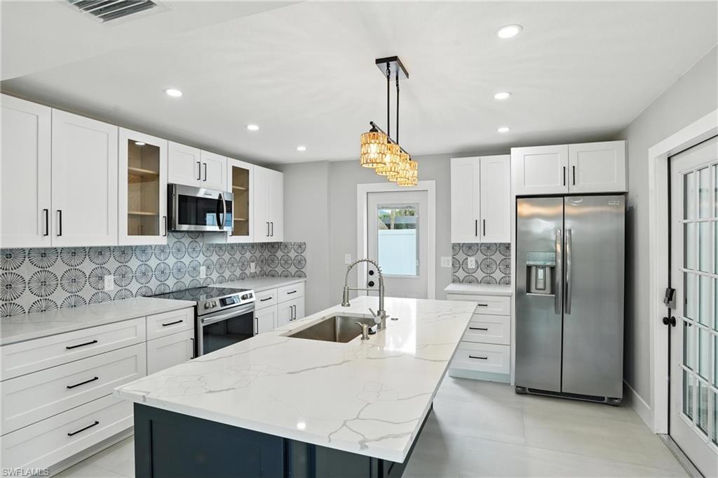 HOLIDAY SHORES - Residential