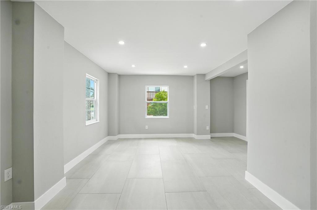 HOLIDAY SHORES - Residential