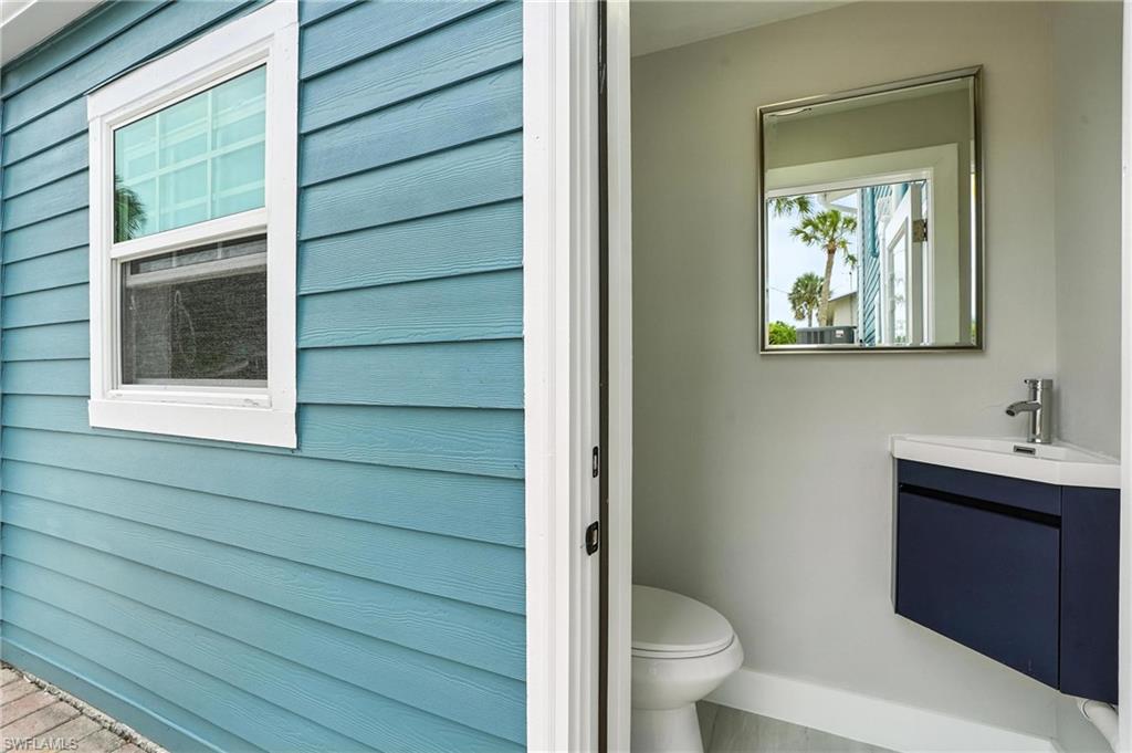 HOLIDAY SHORES - Residential