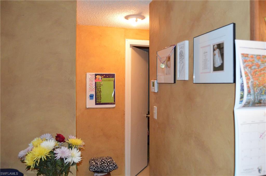 NAPLES MANOR - Residential