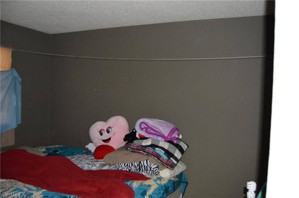 NAPLES MANOR - Residential