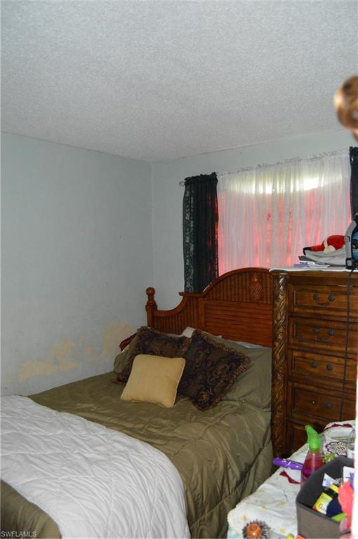 NAPLES MANOR - Residential