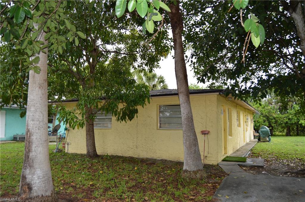 NAPLES MANOR - Residential