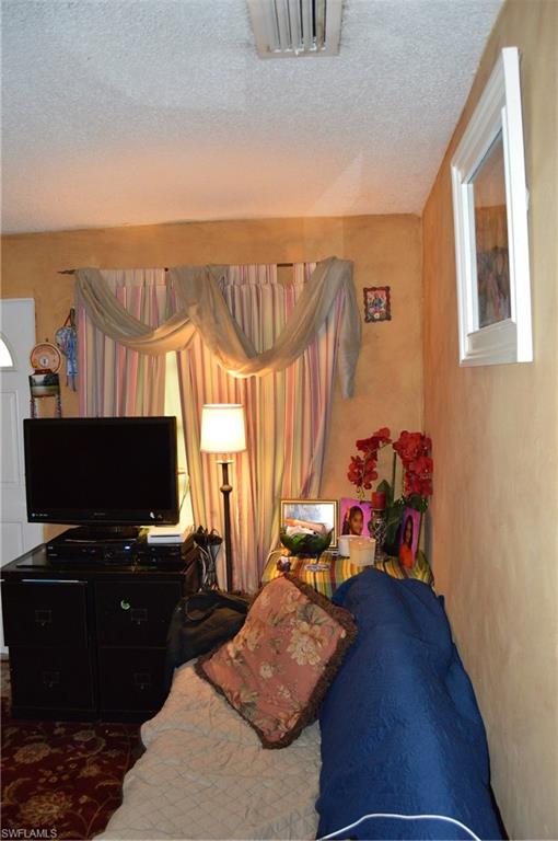 NAPLES MANOR - Residential