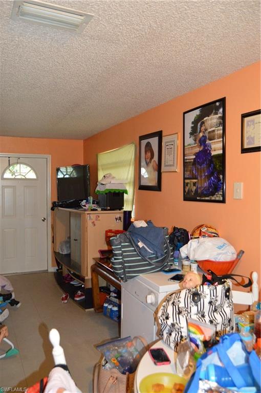 NAPLES MANOR - Residential