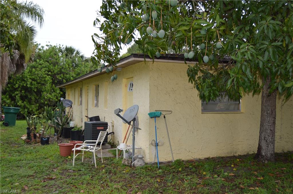 NAPLES MANOR - Residential