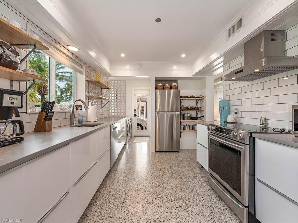 OLDE NAPLES - Residential