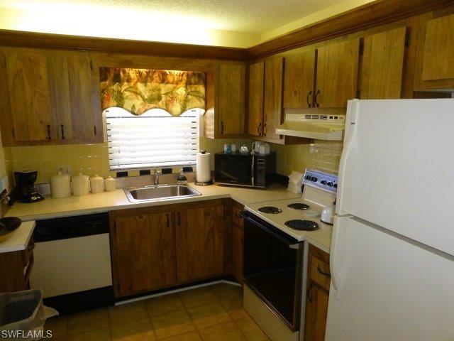 FAIRWAYS AT PAR TWO - Residential