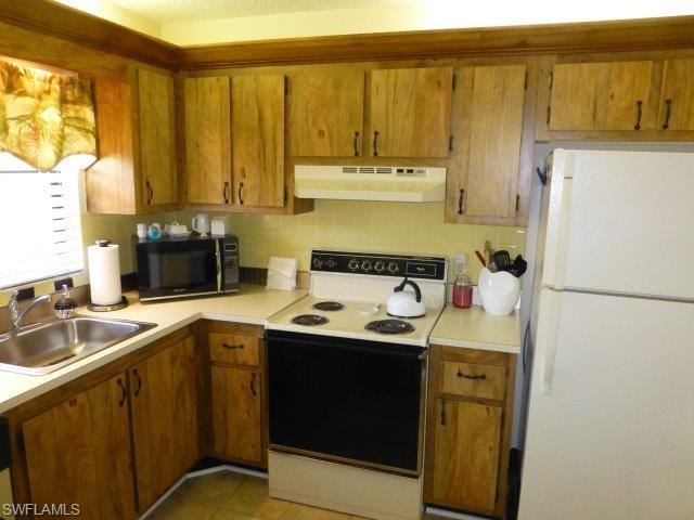 FAIRWAYS AT PAR TWO - Residential