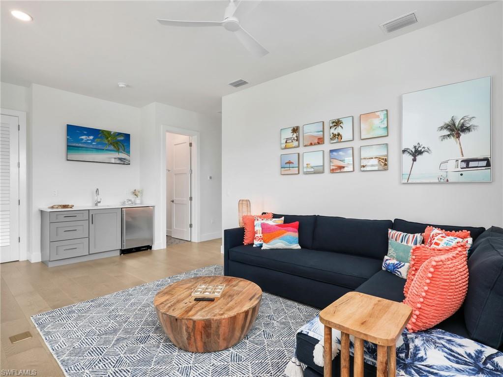 MARCO BEACH - Residential