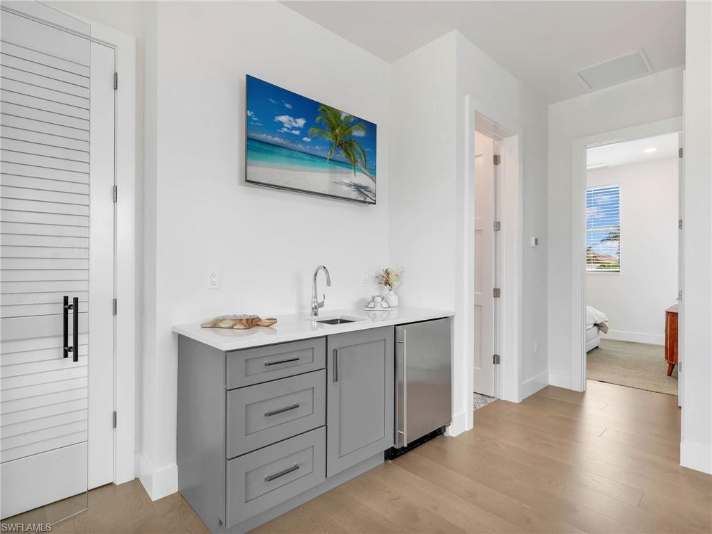 MARCO BEACH - Residential