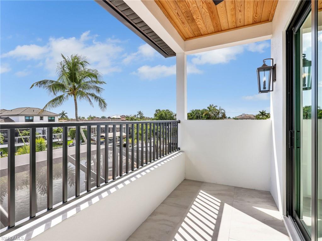 MARCO BEACH - Residential