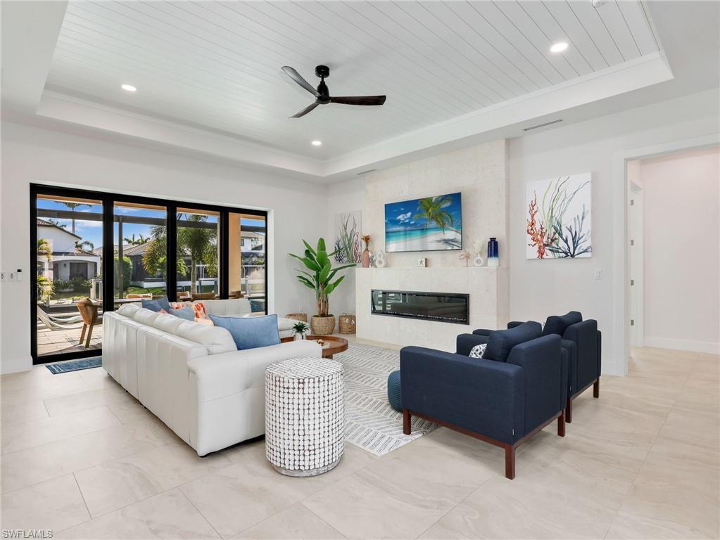 MARCO BEACH - Residential