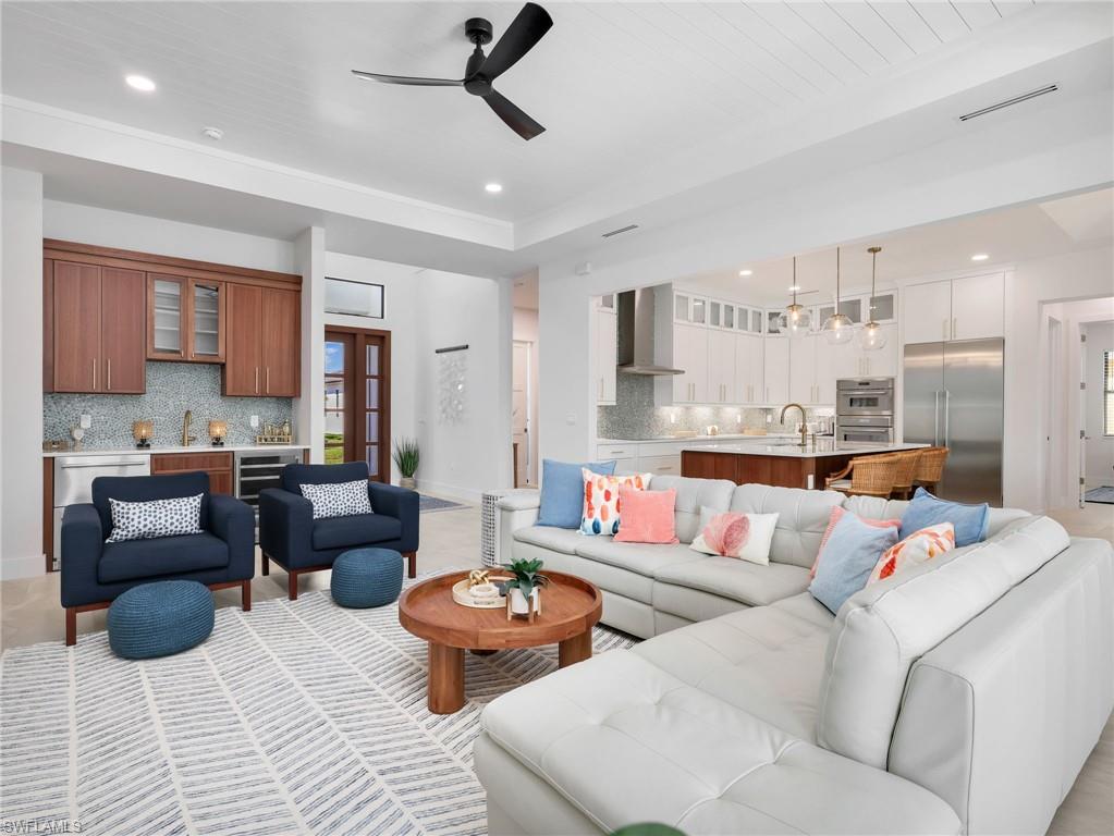 MARCO BEACH - Residential