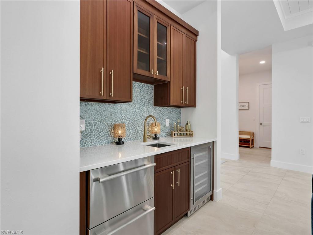 MARCO BEACH - Residential