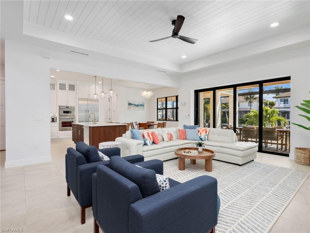 MARCO BEACH - Residential