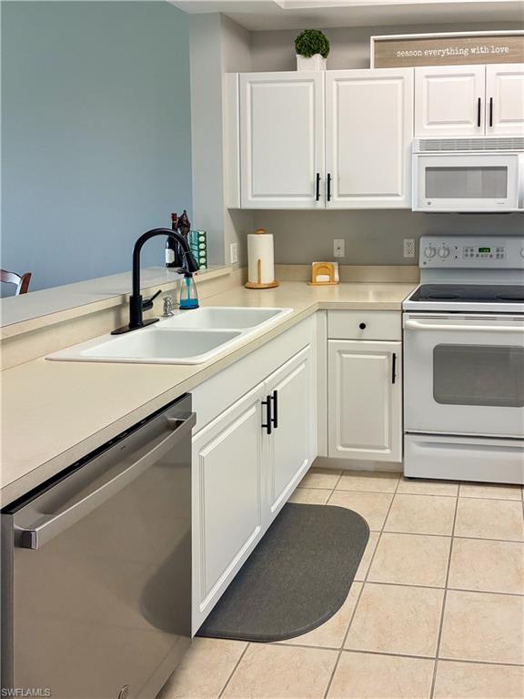 BRITANNIA II - Residential Lease