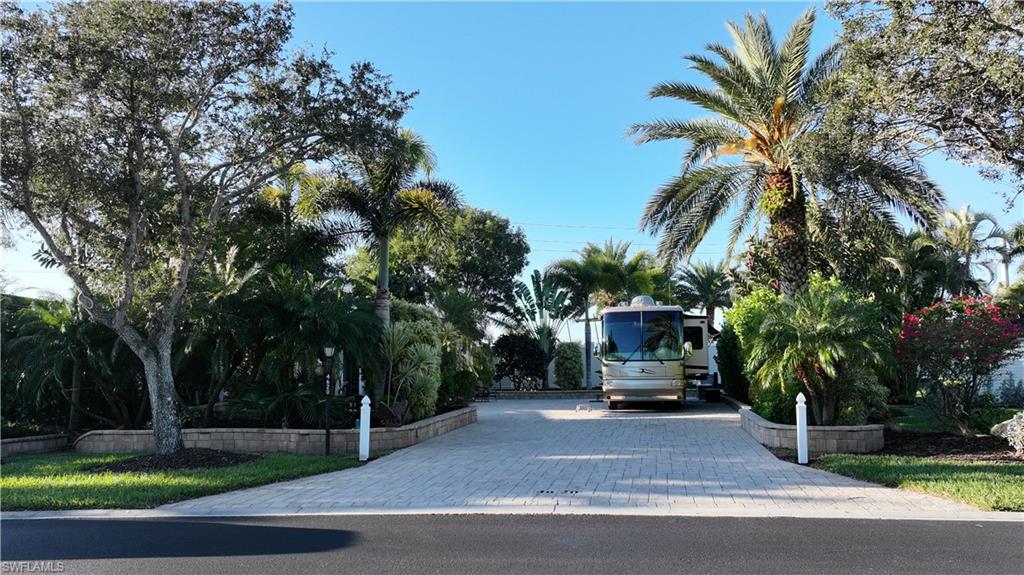 PELICAN LAKE RV RESORT - Land