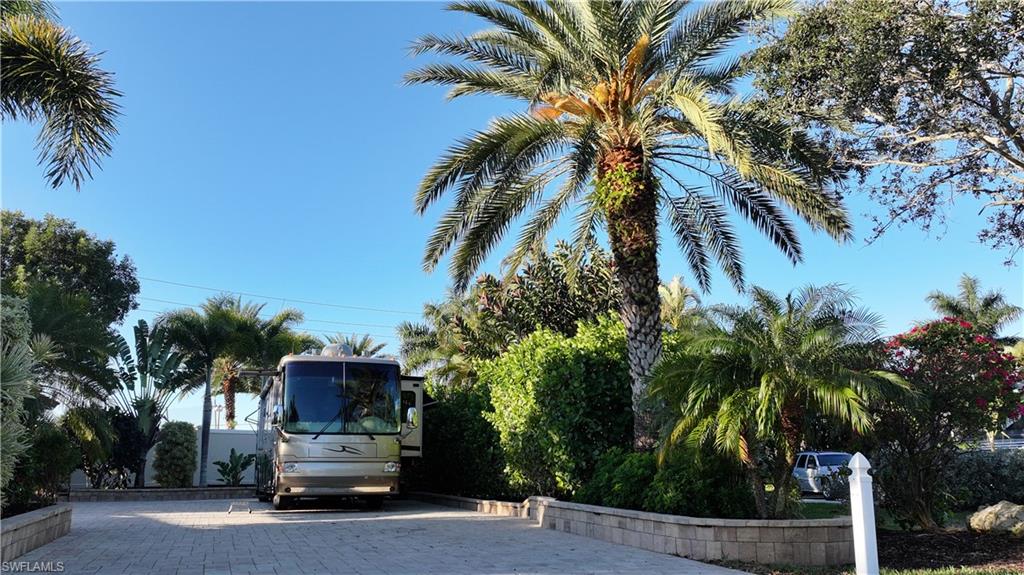 PELICAN LAKE RV RESORT - Land