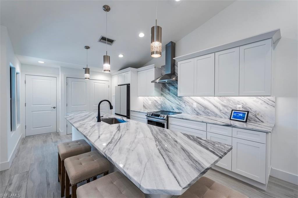 VILLAS OF PARK SHORE - Residential